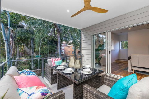 Park Avenue Townhouse Retreat Brisbane Sleeps 10 - Kawana Tourism 2