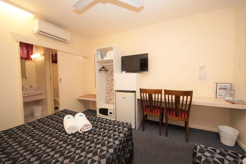 Parkside Motel & Licensed Restaurant - Kawana Tourism 2