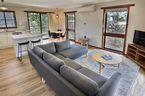 Peace Retreat Bright - Kawana Tourism 0