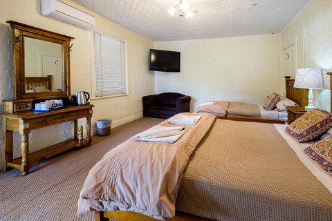 Peel Inn Nundle - Kawana Tourism 2