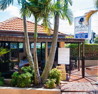 Pegasus Motor Inn and Serviced Apartments - Kawana Tourism