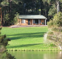Pemberton Lake View Chalets - Kawana Tourism
