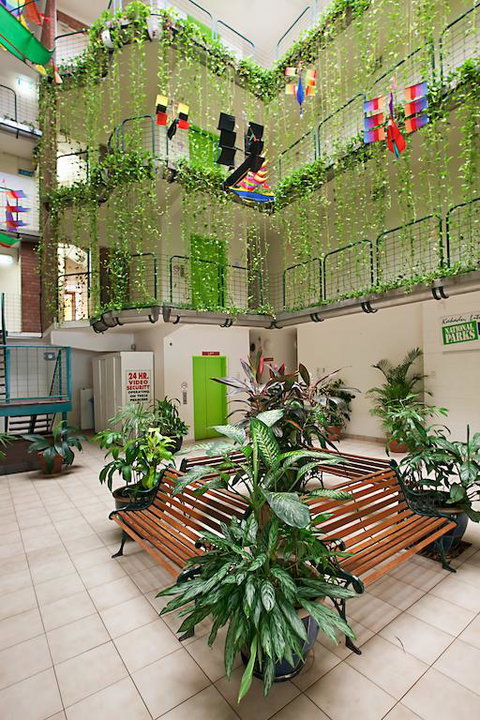 Peninsular Apartments - Kawana Tourism 3