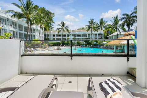 Peppers 3111- 3112 Two Bedroom Apartment Spa Suite - Kawana Tourism 2