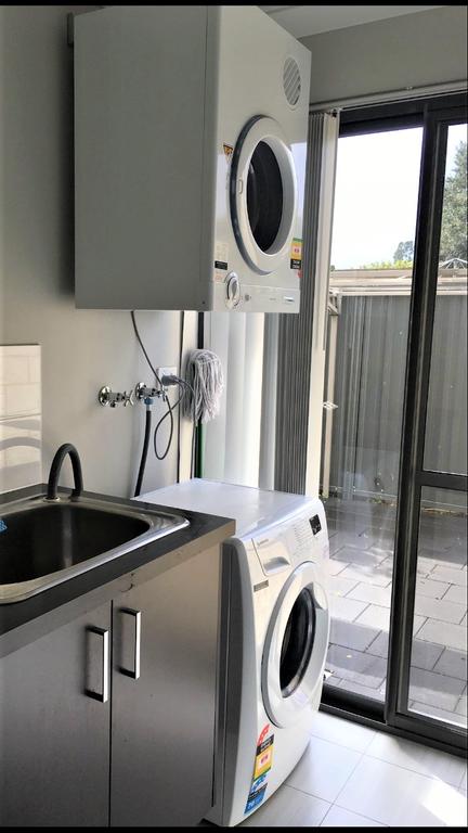 Perth Urban Vacation Home - Close To City & Airport - Kawana Tourism 3