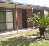 Pet friendly lowset home with room for a boat Wattle Ave Bongaree - Kawana Tourism