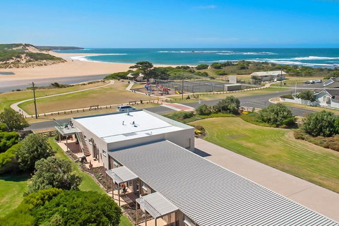 Peterborough House Motel - Kawana Tourism 2