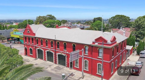 Petersham Firestation Paradise - Kawana Tourism 3