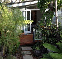 Petrie Garden Studio - Kawana Tourism