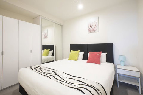 Platinum City Serviced Apartments - Kawana Tourism 0