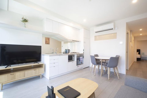 Platinum City Serviced Apartments - Kawana Tourism 1