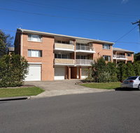 Poinciana Mews - Kawana Tourism