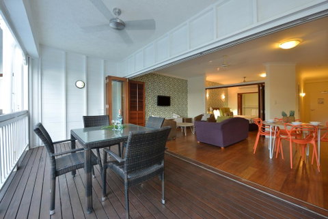 Portside On The Inlet - Kawana Tourism 1