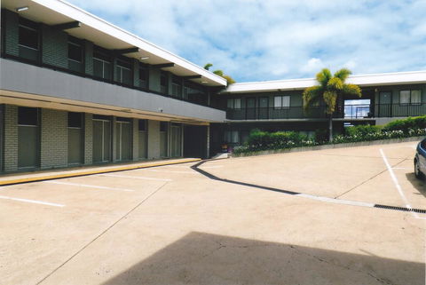 PRECINCT HOTEL GLADSTONE - Kawana Tourism 0