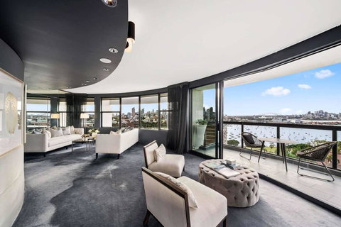 President Towers Apartment - Kawana Tourism 0