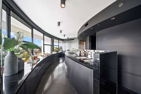 President Towers Apartment - Kawana Tourism 3