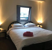 Private Room King Bed Heart Of Melbourne - Kawana Tourism