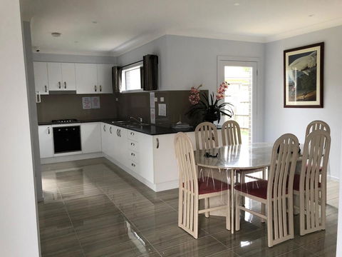 Private Studio - Kawana Tourism 1
