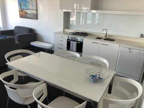 Q1 1 Bedroom Apartment On 30th Floor - Kawana Tourism 0