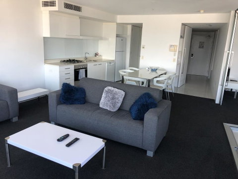 Q1 1 Bedroom Apartment On 30th Floor - Kawana Tourism 1