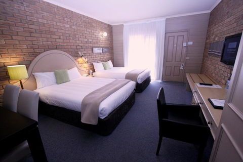 Quality Inn Colonial - Kawana Tourism 1