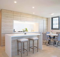 Queens Domain Luxury 2 Bed 2 Bath Apartment - Kawana Tourism
