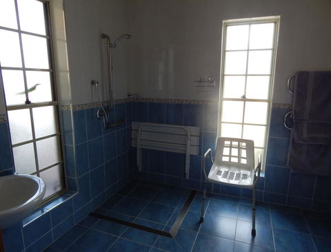 R On The Downs BnB & Cottages - Kawana Tourism 3