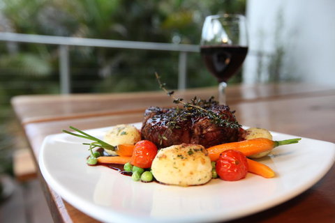 Red Bridge Motor Inn - Kawana Tourism 2
