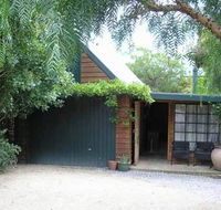 Red Brier Cottage Accommodation - Kawana Tourism