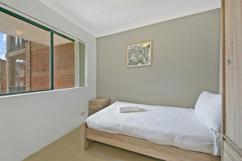 REDFERN 3 BEDROOM APARTMENT FREE PARKING WALK TO CENTRAL STATION NRE187 - Kawana Tourism 2