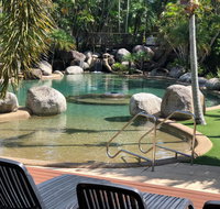 Relax at Reef Resort - Kawana Tourism