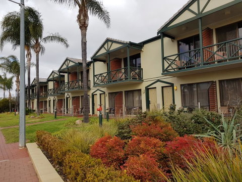 Renmark Hotel Motel - Kawana Tourism 0