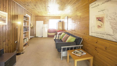Rennies Retreat-Bushland & Ocean Views - Kawana Tourism 1