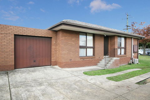 Rent Melbourne - Kawana Tourism 1
