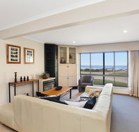Right on the Beach  Moana - Kawana Tourism