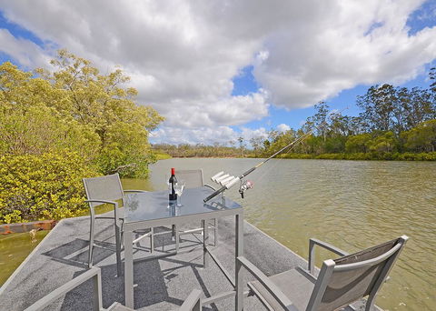 River Front Tranquil Retreat - Kawana Tourism 0