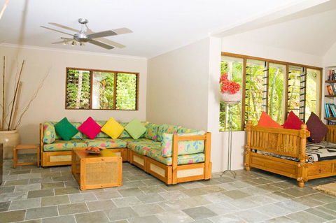Rocky Point Retreat - Kawana Tourism 1