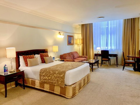 Royal Albert Hotel - Kawana Tourism 1