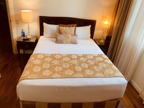 Royal Albert Hotel - Kawana Tourism 3