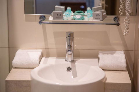 Royal Hotel Randwick - Kawana Tourism 1