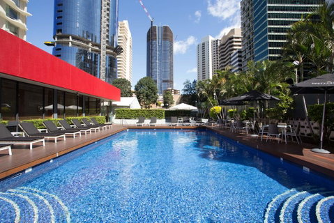 Royal On The Park - Kawana Tourism 0