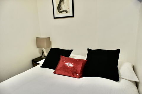 Rushcutters Bay - Pool + Parking - Kawana Tourism 1