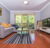 Rustic Hardwood 2 Bedroom Apartment in Randwick - Kawana Tourism