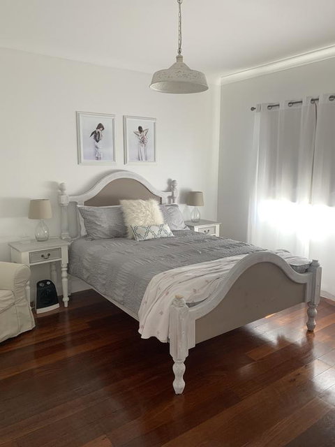 Salty Cottage Northam - Kawana Tourism 3