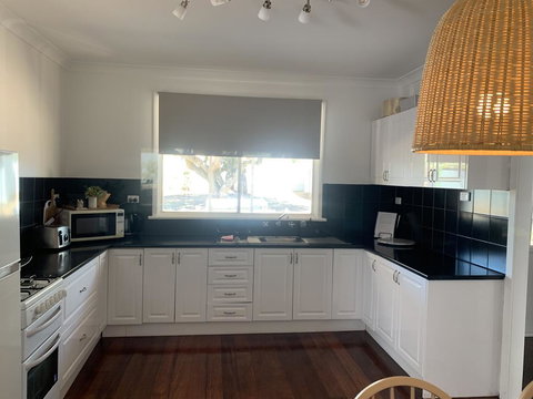 Salty Cottage Northam - Kawana Tourism 2