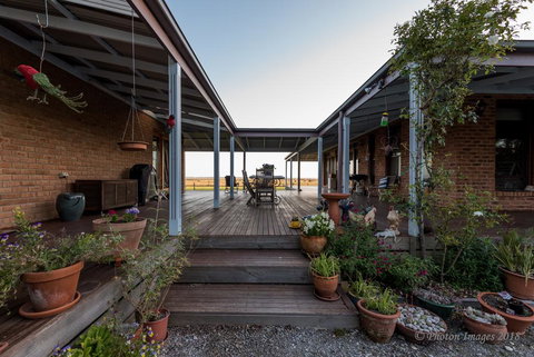 Sanctuary@Waratah - Kawana Tourism 1