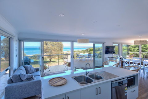 Sandbar Beach House - Kawana Tourism 1