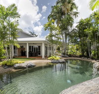 Sandwater-Tropical beachside holiday house - Kawana Tourism