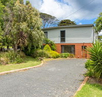 Sany Views 10min walk to beach - Kawana Tourism