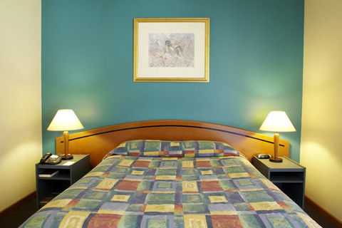 Seasons Hotel Newman - Kawana Tourism 2
